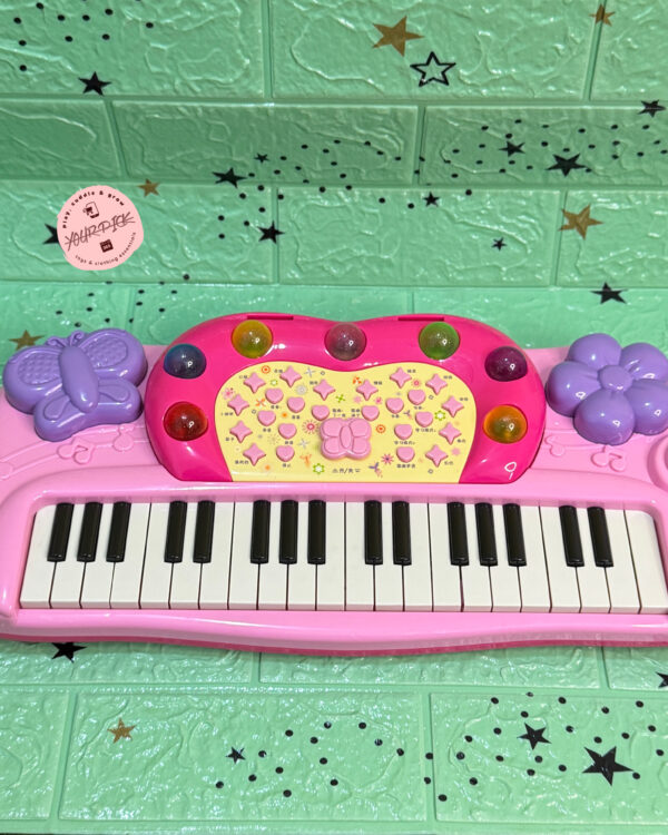 MUSICAL PIANO